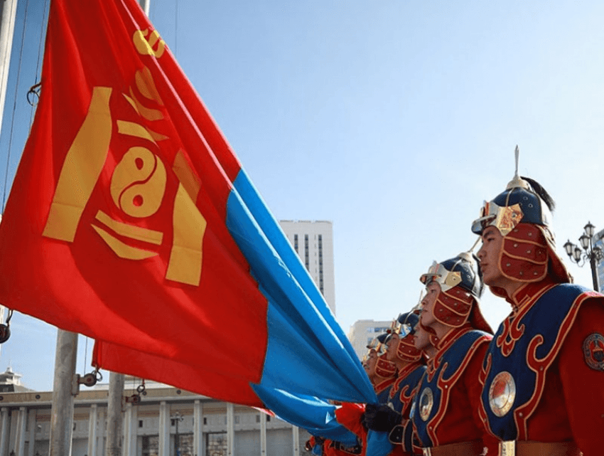 Өнөөдөр “Монгол Улсын Төрийн далбааны өдөр”