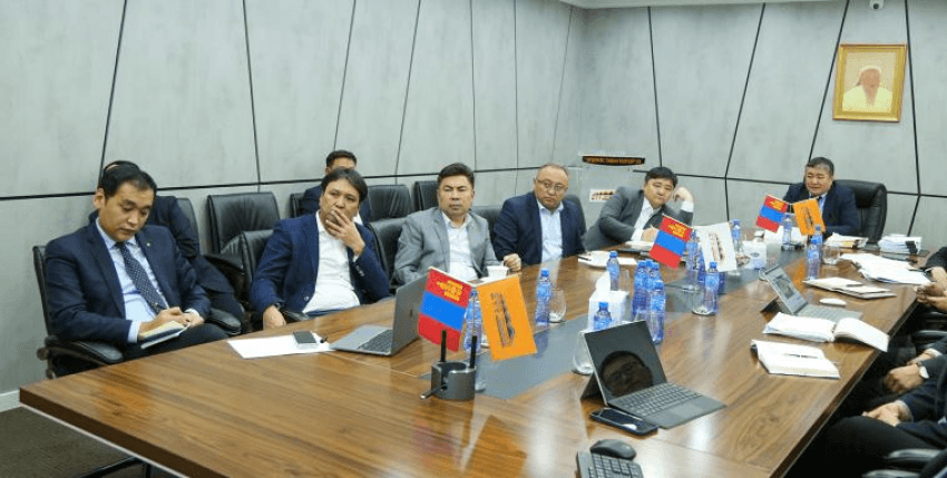 УИХ-ын Хянан шалгах түр хорооны гишүүд "Эрдэнэс Тавантолгой" ХК-д ажиллалаа