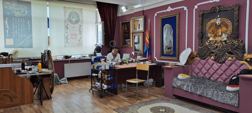 Э.Ариунболд: “Нүүдлийн соёл” төслөө Европын орнуудад түгээхээр аян замд гарлаа